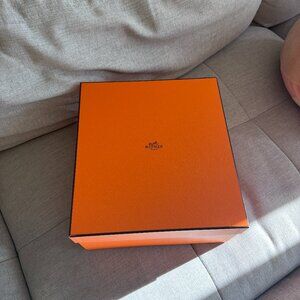 Hermes extra large empty box Excellent Condition 13 x 12.5 x 6”